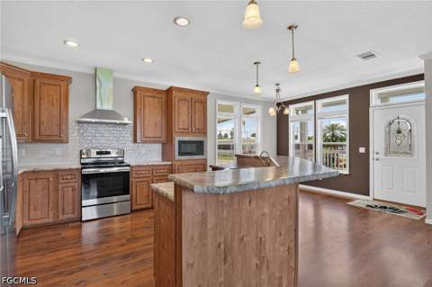 5671 Captain John Smith Loop, North Fort Myers FL - photo 13 of 44