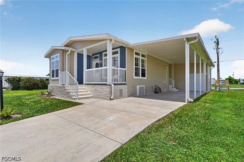 3 bedroom ManufacturedHome at 5671 Captain John Smith Loop, Old Bridge Village, North Fort Myers — photo 2