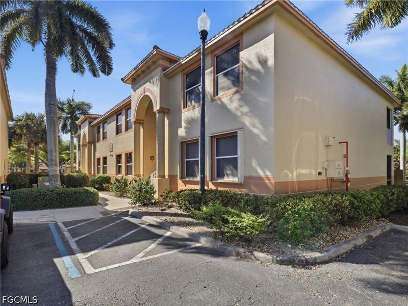 3 bedroom Condominium at 15360 Bellamar Cir 3524, Bellamar, Fort Myers — photo 2
