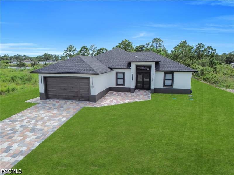 3 bedroom SingleFamilyResidence at 3318 29th St SW, Lehigh Acres, Lehigh Acres — photo 2