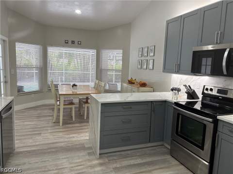 11670 Pine Hammock Cir, Fort Myers FL - photo 8 of 38