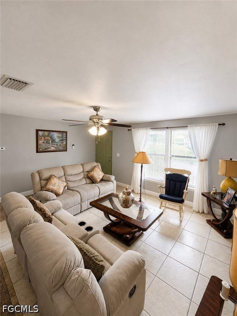 3 bedroom SingleFamilyResidence at 1409 NW 7th Pl, Cape Coral, Cape Coral — photo 2