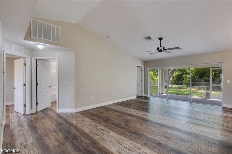 3 bedroom SingleFamilyResidence at 459 NE 3rd Ave, Cape Coral, Cape Coral — photo 2