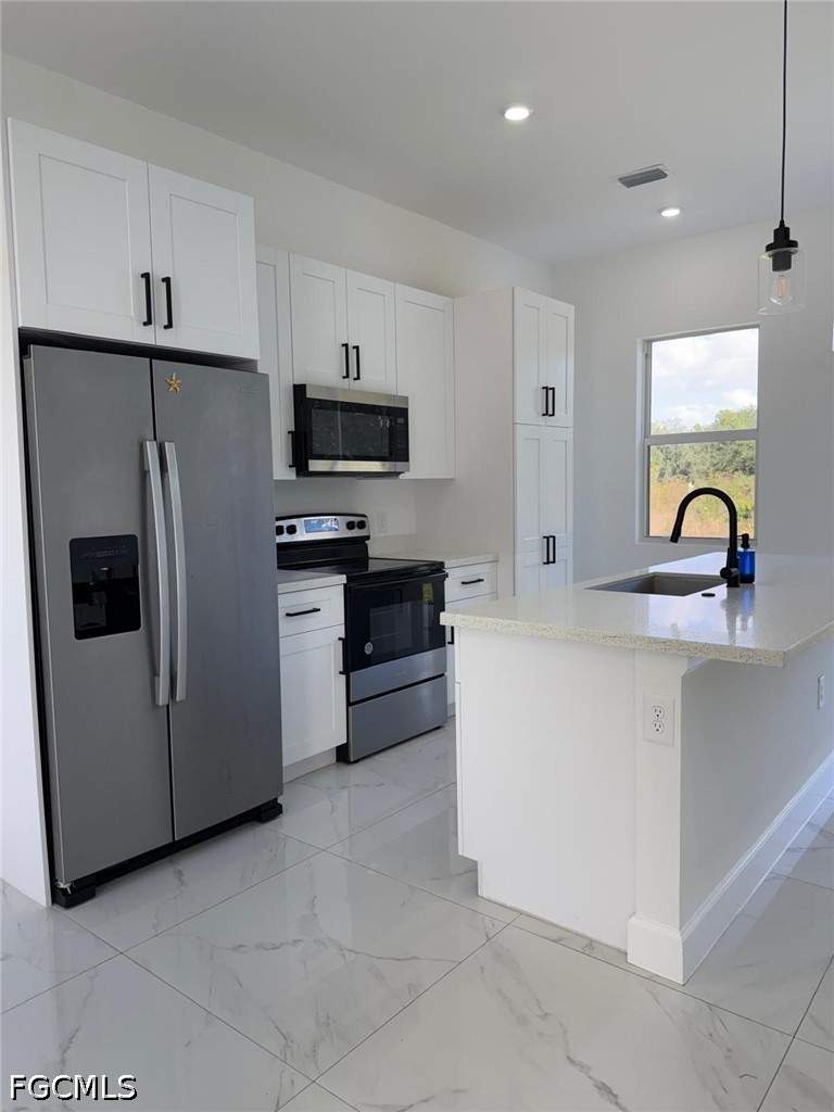 3 bedroom SingleFamilyResidence at 1832 Lindsay St, Greenbriar, Lehigh Acres — photo 2