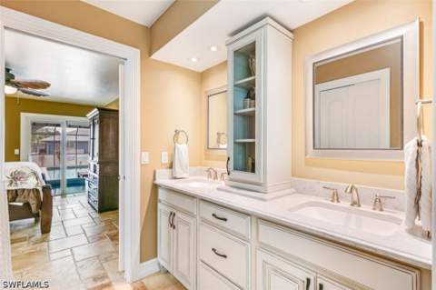 401 Candlewick Cir E, Lehigh Acres FL - photo 11 of 48