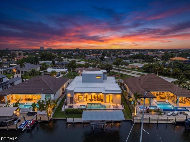 6 bedroom SingleFamilyResidence at 5305 Bayshore Ave, Cape Coral, Cape Coral — photo 2