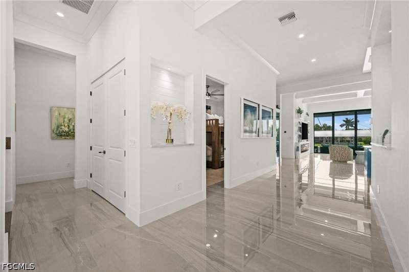 6 bedroom SingleFamilyResidence at 5305 Bayshore Ave, Cape Coral, Cape Coral — photo 4
