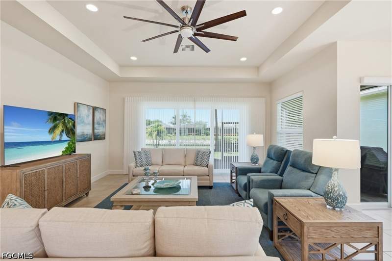 4 bedroom SingleFamilyResidence at 16014 Liguria Pl, Valencia Bonita, Bonita Springs — photo 4