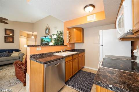 12591 Equestrian Cir 1210, Fort Myers FL - photo 10 of 37