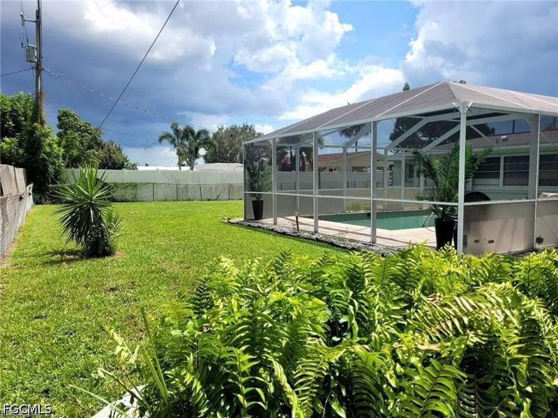 2 bedroom SingleFamilyResidence at 2705 SE 17th Ave, Cape Coral, Cape Coral — photo 4