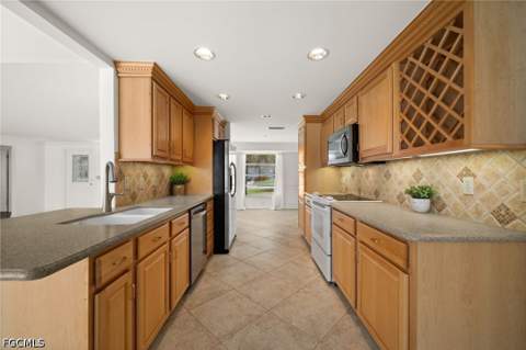 4102 SE 1st Pl, Cape Coral FL - photo 17 of 50
