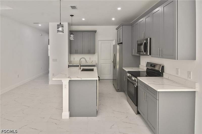 3 bedroom SingleFamilyResidence at 3034 Price Ave, Fort Myers, Fort Myers — photo 4
