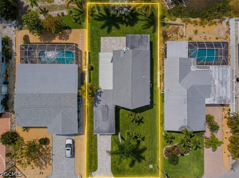 2 bedroom SingleFamilyResidence at 455 Donora Blvd, Shell Mound Park, Fort Myers Beach — photo 2