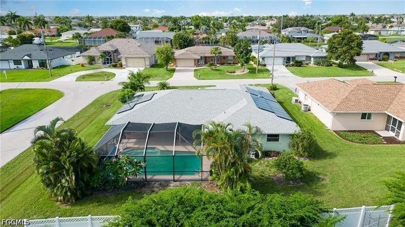 3 bedroom SingleFamilyResidence at 1725 SE 11th Ter, Cape Coral, Cape Coral — photo 3