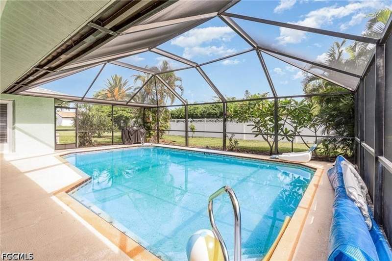 3 bedroom SingleFamilyResidence at 1725 SE 11th Ter, Cape Coral, Cape Coral — photo 4