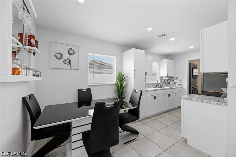 4 bedroom SingleFamilyResidence at 1776 Glenway Ct, Sabal Palm Gardens, Fort Myers — photo 5