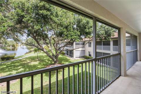 300 Diamond Cir 308, Naples FL - photo 22 of 33
