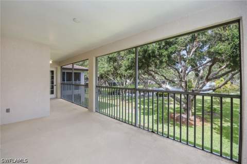 300 Diamond Cir 308, Naples FL - photo 23 of 33