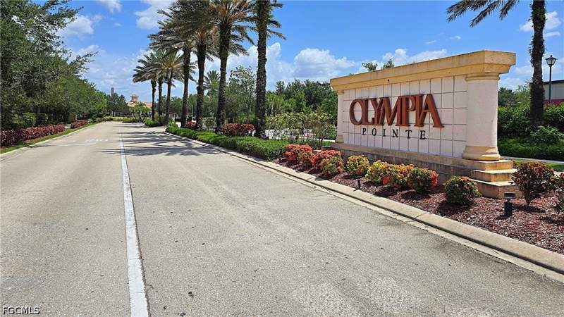 2 bedroom Townhouse at 8585 Athena Ct, Olympia Pointe, Lehigh Acres — photo 4