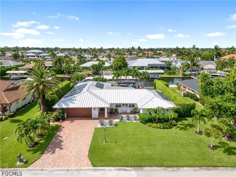 4 bedroom SingleFamilyResidence at 980 Bal Isle Dr, Town And River, Fort Myers — photo 2