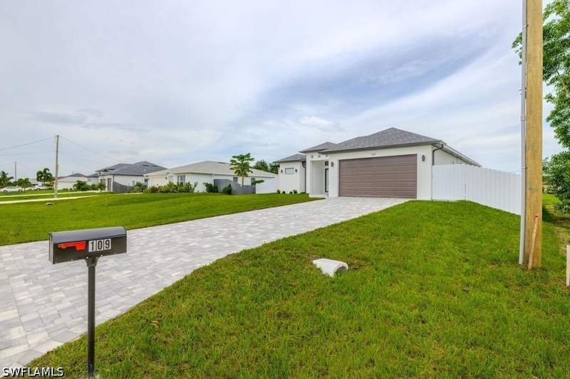 3 bedroom SingleFamilyResidence at 109 SW 22nd Ave, Cape Coral, Cape Coral — photo 3