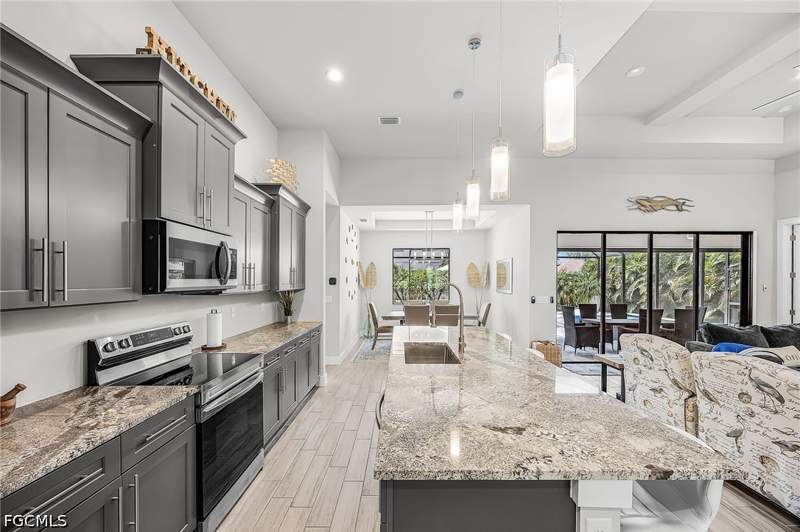3 bedroom SingleFamilyResidence at 5126 SW 19th Ave, Cape Coral, Cape Coral — photo 2