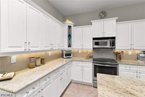 14610 Laguna Dr, Fort Myers FL - photo 8 of 36