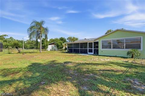 19368 Coraltree Ct, Lehigh Acres FL - photo 14 of 33