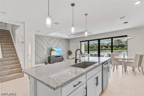 10440 Ventana Ln, Naples FL - photo 7 of 32