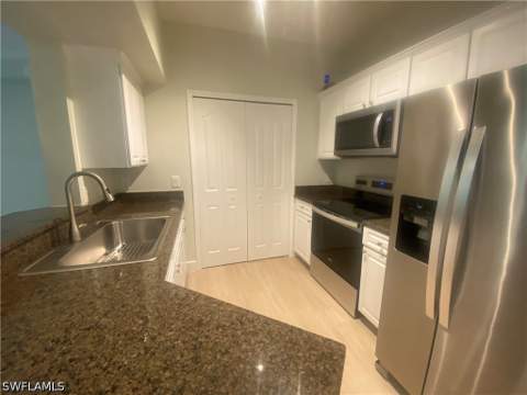 12965 Positano Cir 104, Naples FL - photo 12 of 21