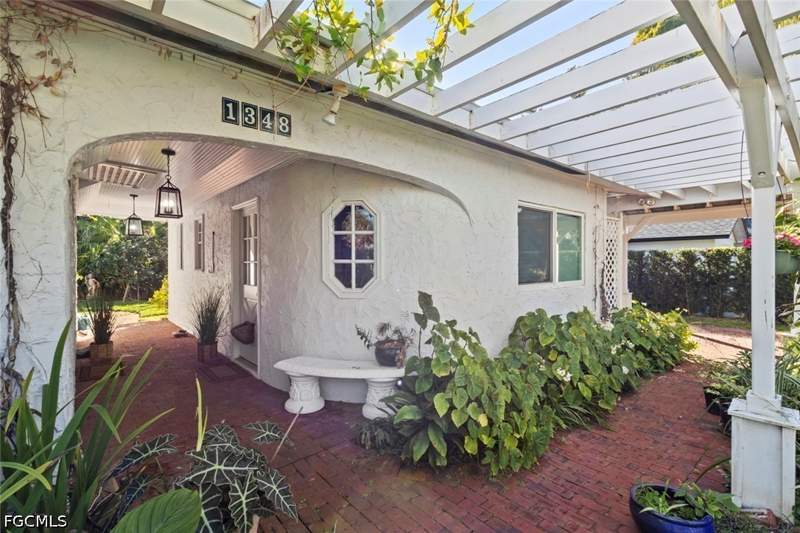 3 bedroom SingleFamilyResidence at 1348 Alcazar Ave, Valencia Terrace, Fort Myers — photo 3