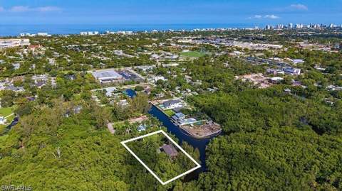 1551 Bembury Dr, Naples FL - photo 7 of 8