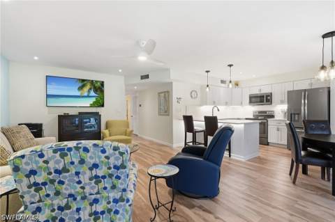 175 Forest Lakes Blvd 175, Naples FL - photo 10 of 36