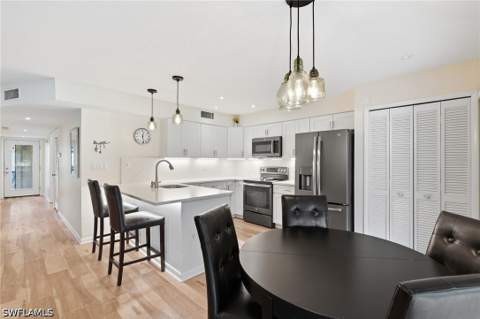 175 Forest Lakes Blvd 175, Naples FL - photo 16 of 36