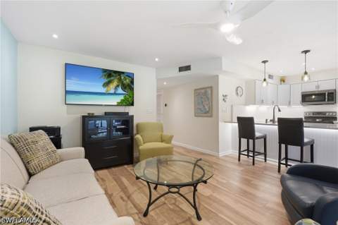 175 Forest Lakes Blvd 175, Naples FL - photo 8 of 36