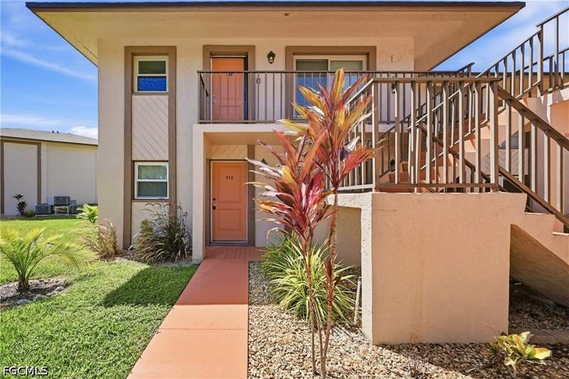 2 bedroom Condominium at 16881 Davis Rd 313, Davis Woods Condominium, Fort Myers — photo 4