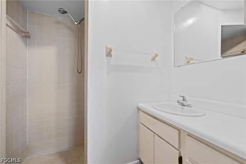 8121 Winged Foot Dr, Fort Myers FL - photo 15 of 28
