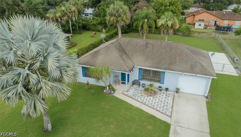 2 bedroom SingleFamilyResidence at 4016 E Sunflower Cir, Port Labelle, Labelle — photo 2