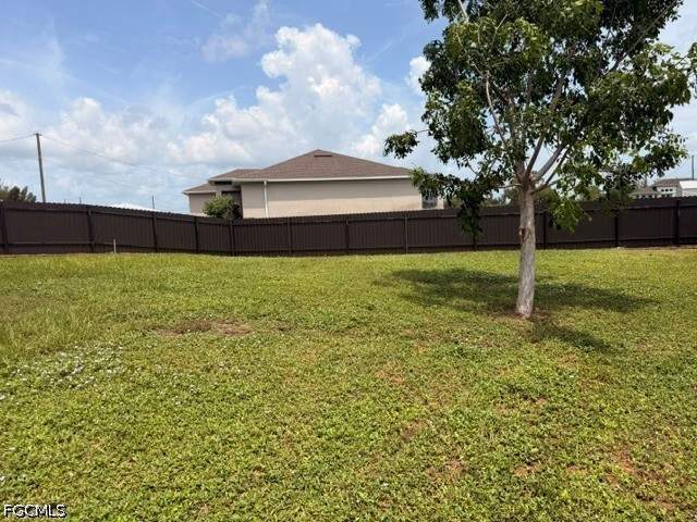 3 bedroom SingleFamilyResidence at 3637 NE 10th Ave, Cape Coral, Cape Coral — photo 4