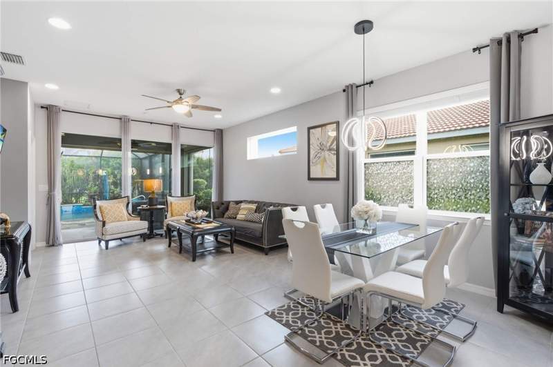 2 bedroom Attached at 4439 Dutchess Park Rd, Lindsford, Fort Myers — photo 4