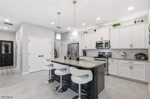 4439 Dutchess Park Rd, Fort Myers FL - photo 8 of 33