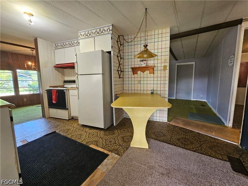 2 bedroom ManufacturedHome at 18210 Deuce Rd, Palm Creek, North Fort Myers — photo 4