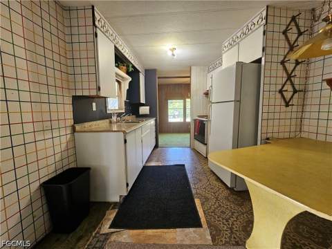 18210 Deuce Rd, North Fort Myers FL - photo 6 of 46