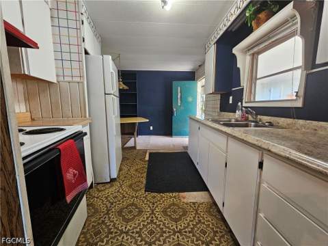 18210 Deuce Rd, North Fort Myers FL - photo 8 of 46