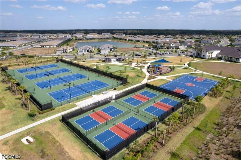 3 bedroom Townhouse at 14275 Pine Lodge Ln, Timber Creek, Fort Myers — photo 3