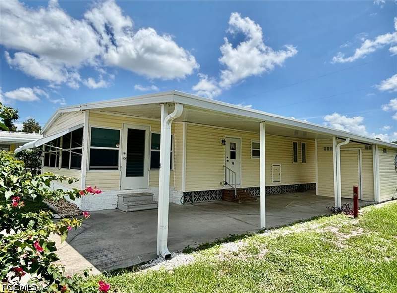 2 bedroom ManufacturedHome at 518 Pine Tree Ct, Forest Park Mobile Home, North Fort Myers — photo 2