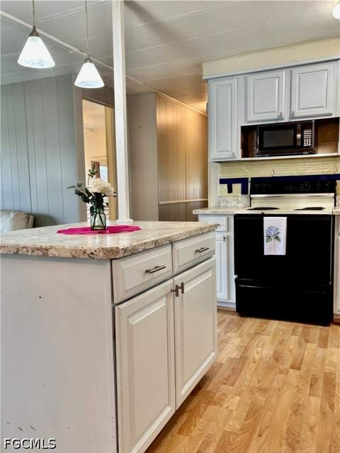 518 Pine Tree Ct, North Fort Myers FL - photo 7 of 27