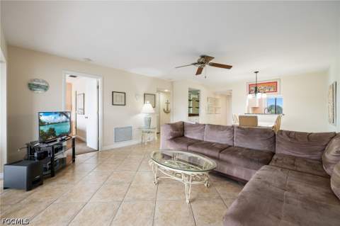 3813 SE 11th Pl 1214, Cape Coral FL - photo 15 of 39