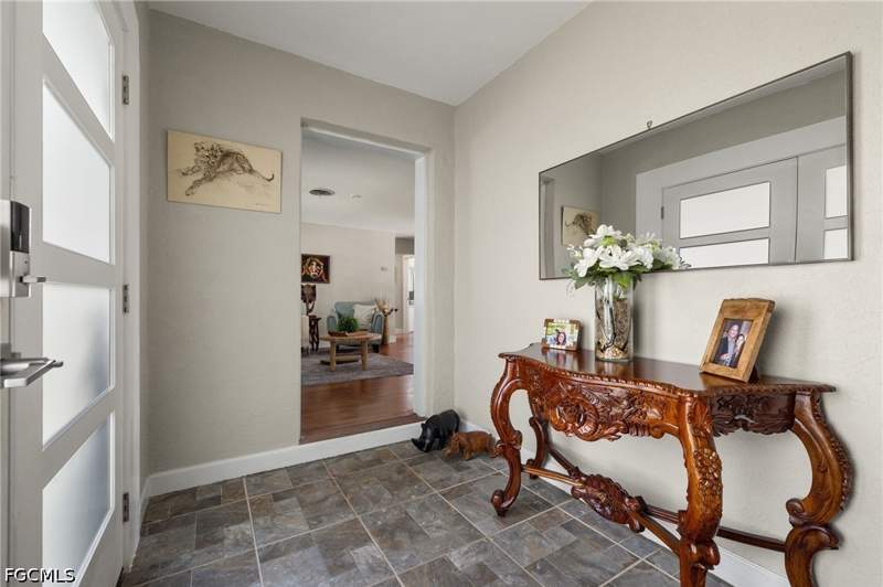 3 bedroom SingleFamilyResidence at 1262 Carlene Ave, Caloosa View, Fort Myers — photo 2