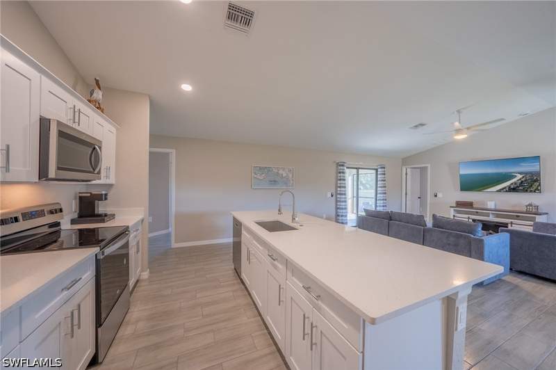 4 bedroom SingleFamilyResidence at 8152 Pelican Rd, San Carlos Park, Fort Myers — photo 3